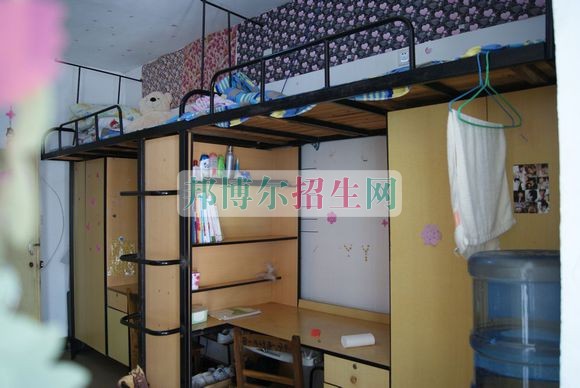 湖南商務(wù)職業(yè)技術(shù)學(xué)院宿舍條件、住宿好嗎、寢室情況