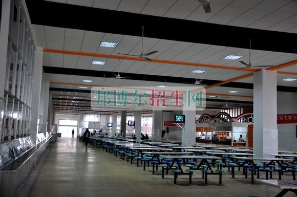 湖南商務(wù)職業(yè)技術(shù)學(xué)院宿舍條件、住宿好嗎、寢室情況