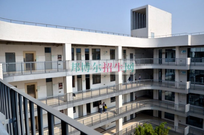江蘇商貿(mào)職業(yè)學(xué)院學(xué)費