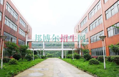 湖南中醫(yī)藥高等?？茖W(xué)校