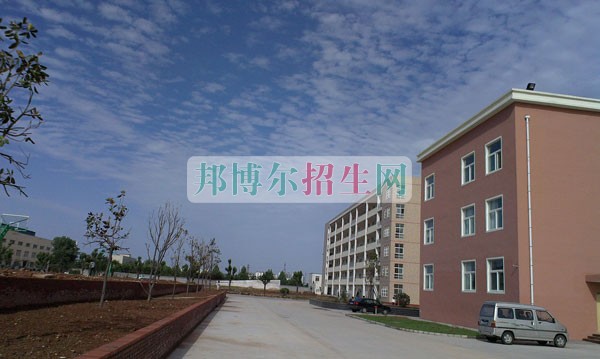 洛陽職業(yè)技術(shù)學院招生辦聯(lián)系電話