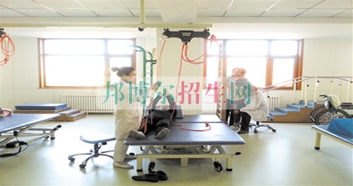 成都哪些大專學(xué)?？祻?fù)治療好