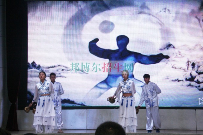 天府新區(qū)成人中等專業(yè)學(xué)校“美好新區(qū)，千年廣都”