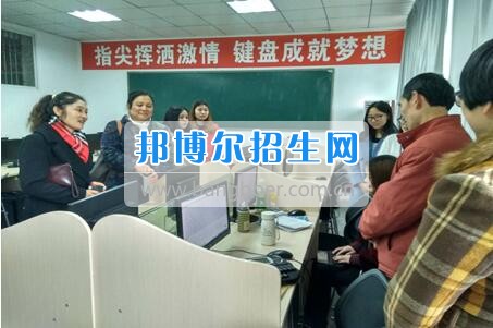 四川省檔案學(xué)校張其可副校長(zhǎng)帶隊(duì)赴綿陽職業(yè)技術(shù)學(xué)院參觀考察