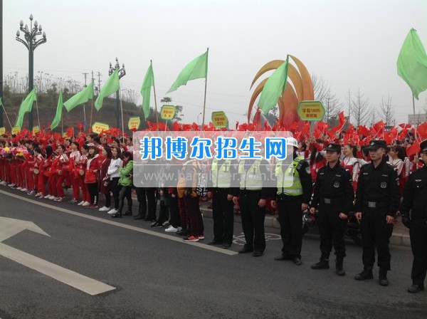 四川省宜賓市南溪區(qū)職業(yè)高級(jí)中學(xué)校學(xué)前教育齊拉練，共踏春風(fēng)迎春景