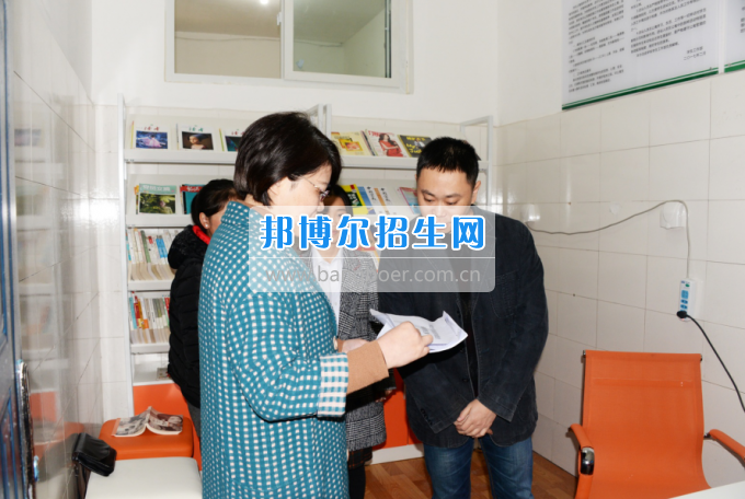 川南幼兒師范高等專科學(xué)校黨團(tuán)工作站、圖書漂流站在學(xué)生公寓正式運(yùn)行