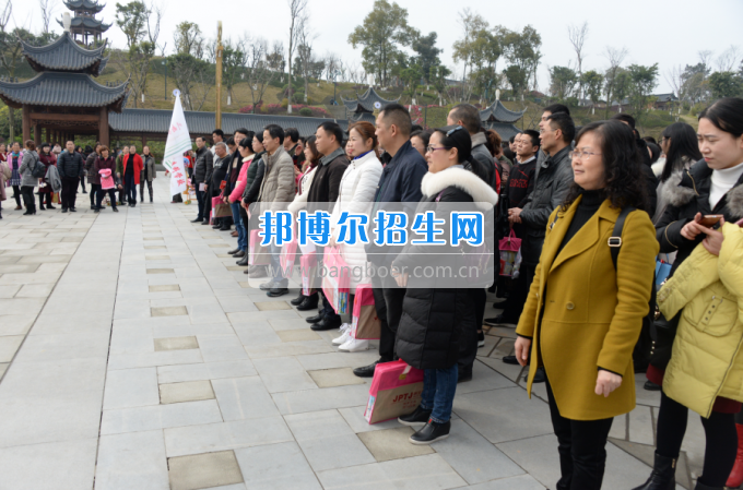 川南幼兒師范高等?？茖W校舉行慶祝國際勞動婦女節(jié)活動