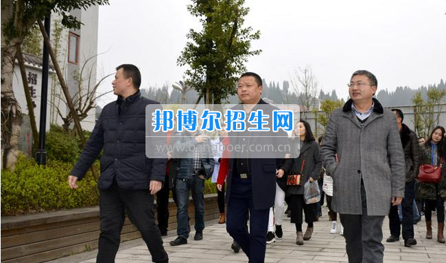 南充市建華職業(yè)中學開展“請進來，走出去”校際交流活動