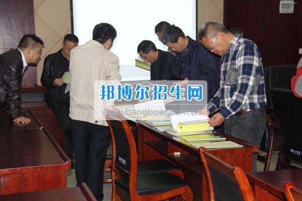 四川省德陽市師培機構(gòu)負責人來重慶市江津區(qū)師范進修學(xué)?？疾旖處熃逃ぷ? width=