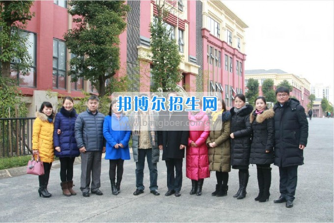 貴陽(yáng)幼兒師范學(xué)校校本培訓(xùn)拉開(kāi)新學(xué)期序幕，2017擼起袖子加油干！