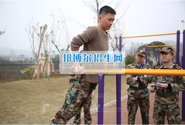 川航等5家航空公司165名安全員齊聚成都航空旅游職業(yè)學(xué)校，打造一流空中安全衛(wèi)士