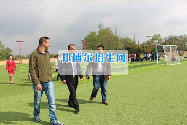 成都希望航空職業(yè)學校大學生創(chuàng)業(yè)孵化示范基地通過初審