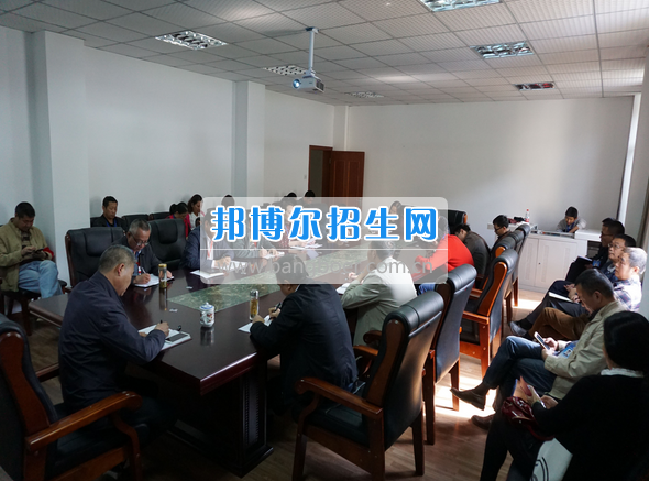 涼山州高級職業(yè)技術(shù)學校召開2017年招生就業(yè)工作會
