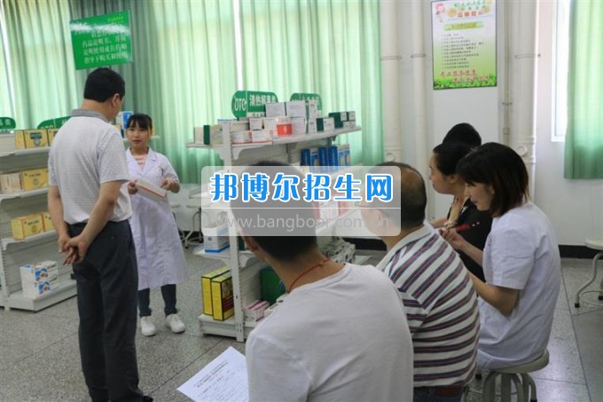 四川衛(wèi)生康復(fù)職業(yè)學(xué)院校企合辦營銷技能大賽，共促學(xué)生營銷技能提升