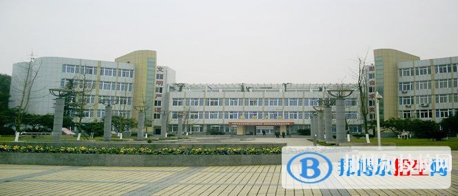 四川石油學(xué)校2019年報(bào)名條件、招生對(duì)象