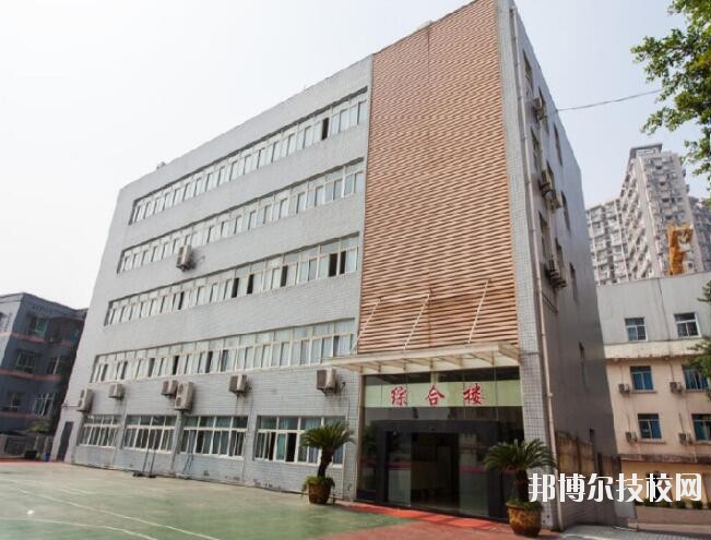 重慶建筑高級(jí)技工學(xué)校2020年報(bào)名條件、招生要求、招生對象