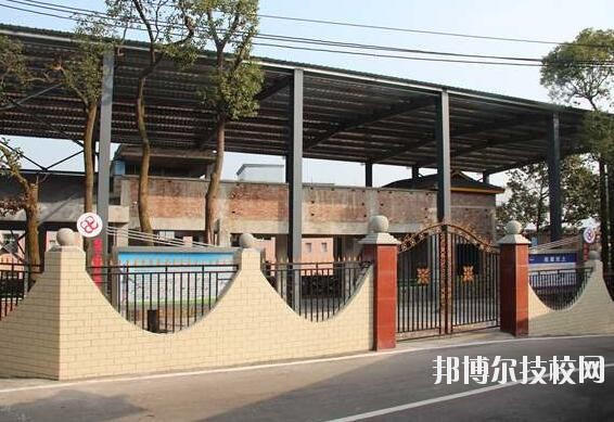 重慶工商學校2020年報名條件、招生要求、招生對象