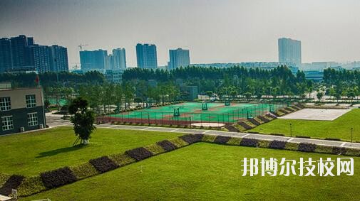 重慶城市建設(shè)技工學校2020年報名條件、招生要求、招生對象