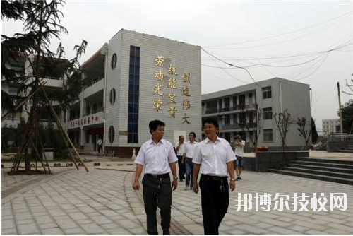洛南縣職業(yè)技術(shù)教育中心2020年報(bào)名條件、招生要求、招生對(duì)象