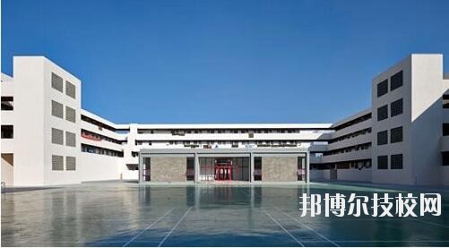 畢節(jié)衛(wèi)生學(xué)校2020年報(bào)名條件、招生要求、招生對(duì)象
