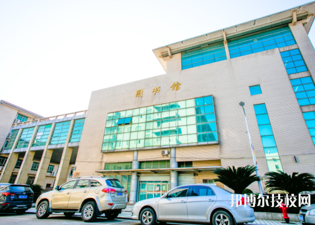 江西機(jī)械高級(jí)技工學(xué)校2020年報(bào)名條件、招生要求、招生對(duì)象
