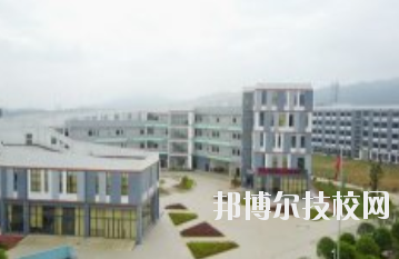 江西輕工業(yè)高級(jí)技工學(xué)校2020年學(xué)費(fèi)、收費(fèi)多少