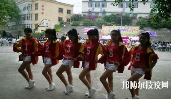 重慶醫(yī)藥科技學(xué)校2020年報(bào)名條件、招生要求、招生對(duì)象