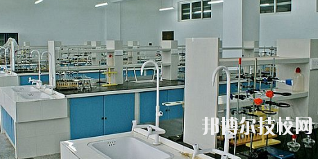 甘肅石化技師學(xué)院2020年報名條件、招生要求、招生對象