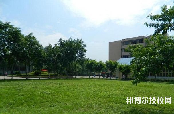 成都廣播電視中等專業(yè)學(xué)校2020年報(bào)名條件、招生要求、招生對(duì)象
