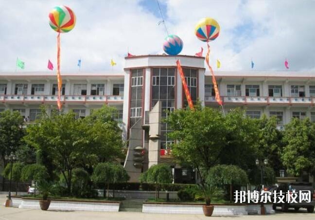 畢節(jié)財貿學校2020年報名條件、招生要求、招生對象
