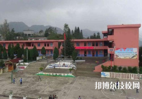 普定職業(yè)技術學校地址在哪里