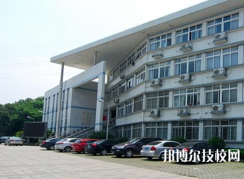 鄞州職業(yè)高級(jí)中學(xué)2020年報(bào)名條件、招生要求、招生對(duì)象
