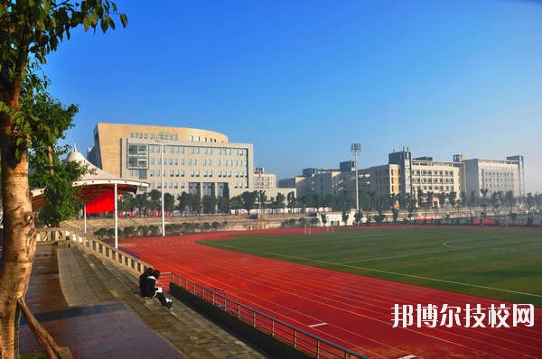 廣州從化高級技工學(xué)校2020年報名條件、招生要求、招生對象