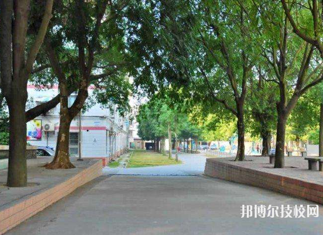 重慶公共交通技工學(xué)校2020年報(bào)名條件、招生要求、招生對象