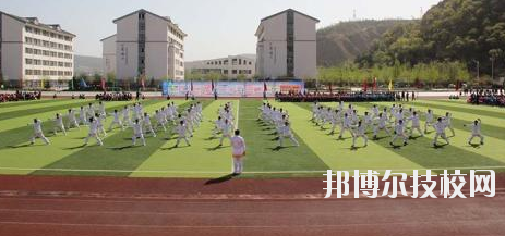 平?jīng)鰴C(jī)電工程學(xué)校2020年學(xué)費(fèi)、收費(fèi)多少