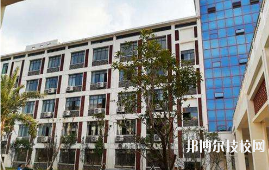 江西井岡山經(jīng)貿(mào)學(xué)校2020年報(bào)名條件、招生要求、招生對(duì)象