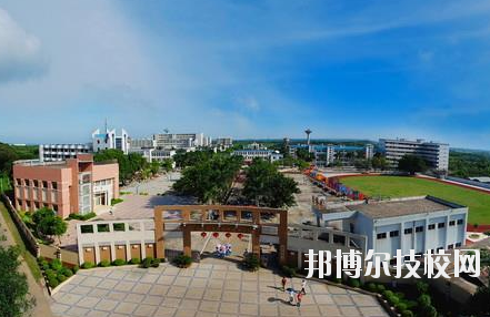 重慶青山工業(yè)技工學(xué)校2020年報(bào)名條件、招生要求、招生對象
