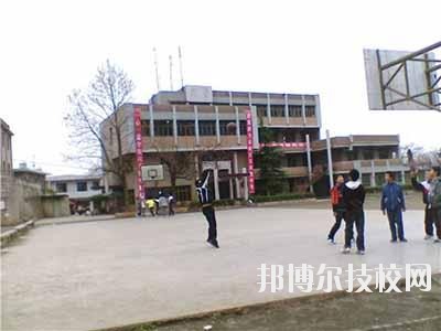 貴州龍里中等職業(yè)學校2020年報名條件、招生要求、招生對象