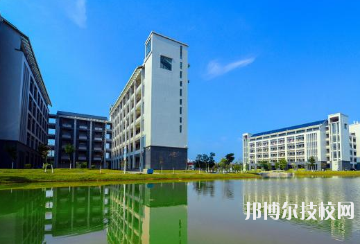 河源衛(wèi)生學校2020年報名條件、招生要求、招生對象