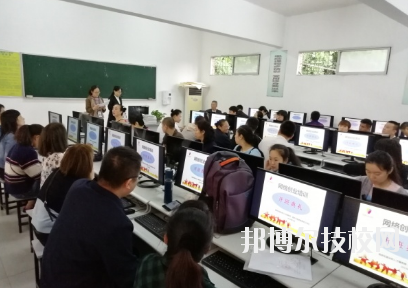 重慶現(xiàn)代技工學(xué)校學(xué)校怎么樣、好不好