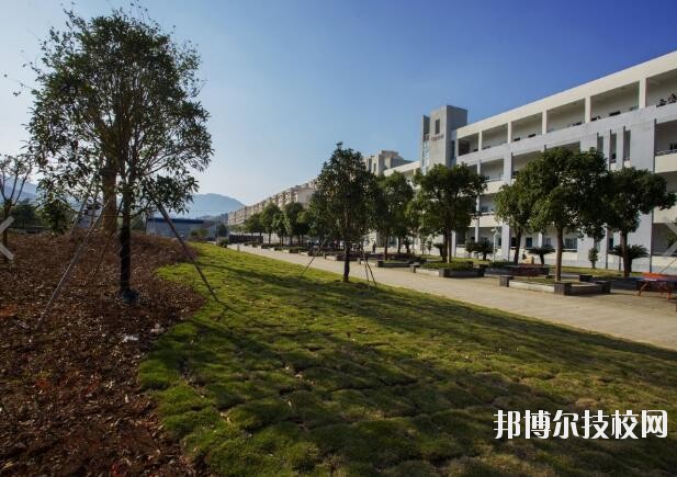 寧波奉化區(qū)技工學校2020年招生辦聯系電話