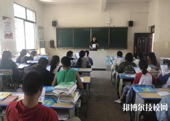 安順機(jī)械工業(yè)學(xué)校2020年報(bào)名條件、招生要求、招生對(duì)象