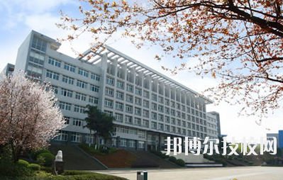 重慶三峽衛(wèi)生學(xué)校2020年報(bào)名條件、招生要求、招生對象
