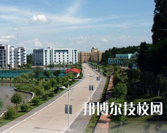 重慶益民技工學(xué)校2020年報名條件、招生要求、招生對象