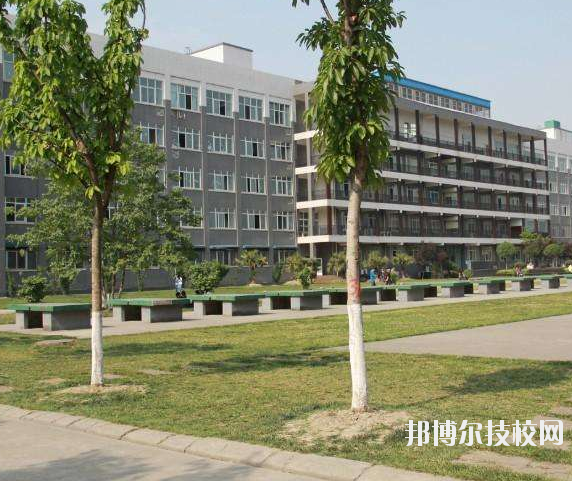 重慶紡織技工學(xué)校2020年報名條件、招生要求、招生對象