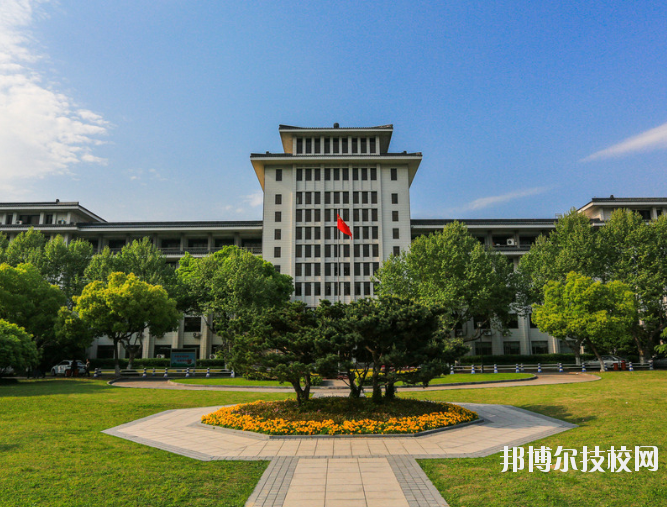 重慶旅游學(xué)校建勝分校2020年報(bào)名條件、招生要、招生對(duì)象求