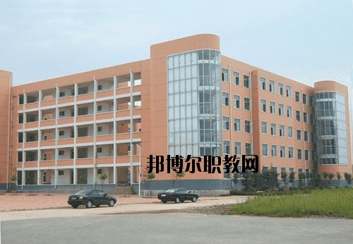 祿勸職業(yè)高級(jí)中學(xué)2020年報(bào)名條件、招生要求、招生對(duì)象
