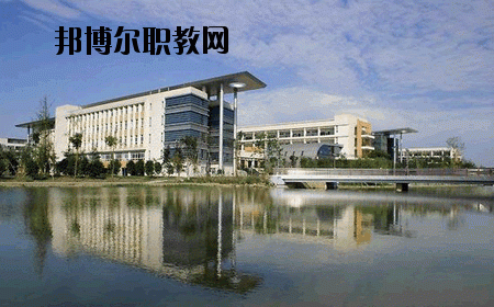 天門(mén)職教中心2020年招生辦聯(lián)系電話(huà)