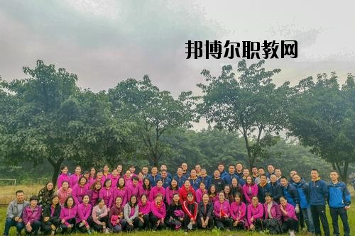 都勻工商管理學(xué)校2020年報(bào)名條件、招生要求、招生對(duì)象