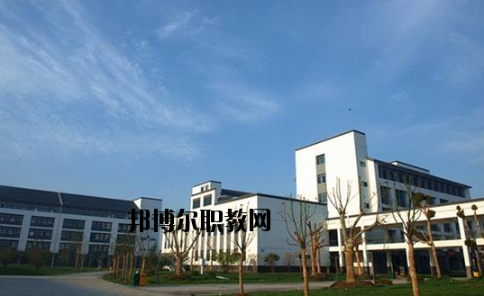 蘇州吳中技工學(xué)校2020年報(bào)名條件、招生要求、招生對(duì)象